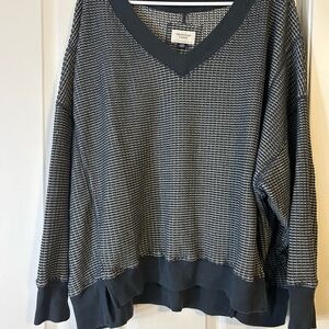 American Eagle Outfitters Navy and White Knit Sweater